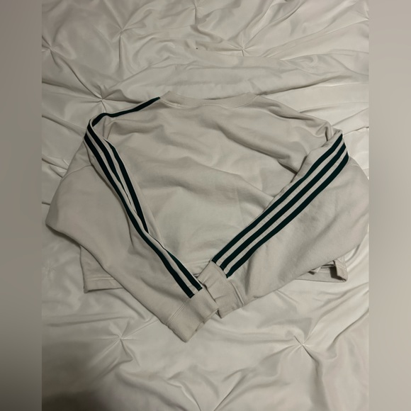 Adidas crop top - Picture 2 of 5